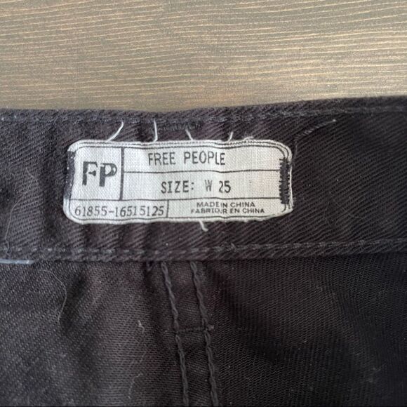 Free People Shorts Black Mid-Rise Denim with Boho Lace Fringe Size 25 - Picture 4 of 5